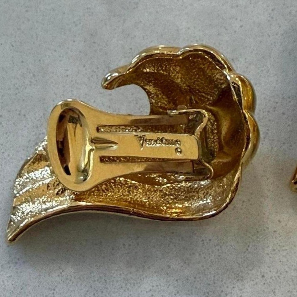 Vintage Vendôme Gold Tone‎ Clip On Earrings Sculptural Swirl Ribbon Statement - Picture 3 of 7